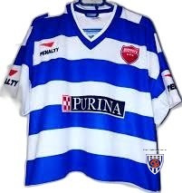 Camiseta diseñada por Penalty para el período 2003-2004